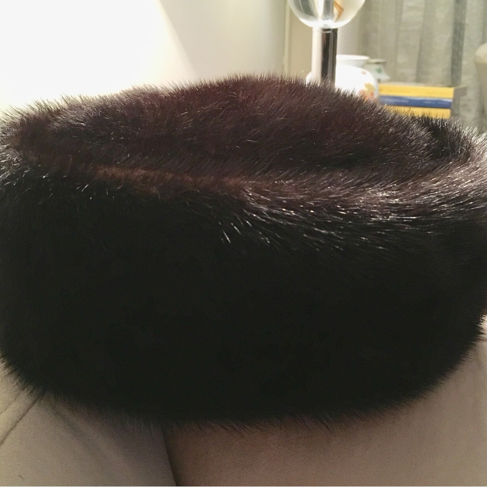 Brand new with price tag Elegant Brown mink Fur Hat